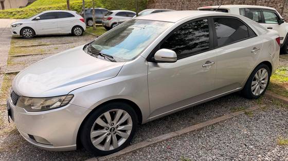 KIA CERATO 1.6 SX3 16V GASOLINA 4P AUTOMÁTICO KIA CERATO 1.6 SX3 16V GASOLINA 4P AUTOMÁTICO